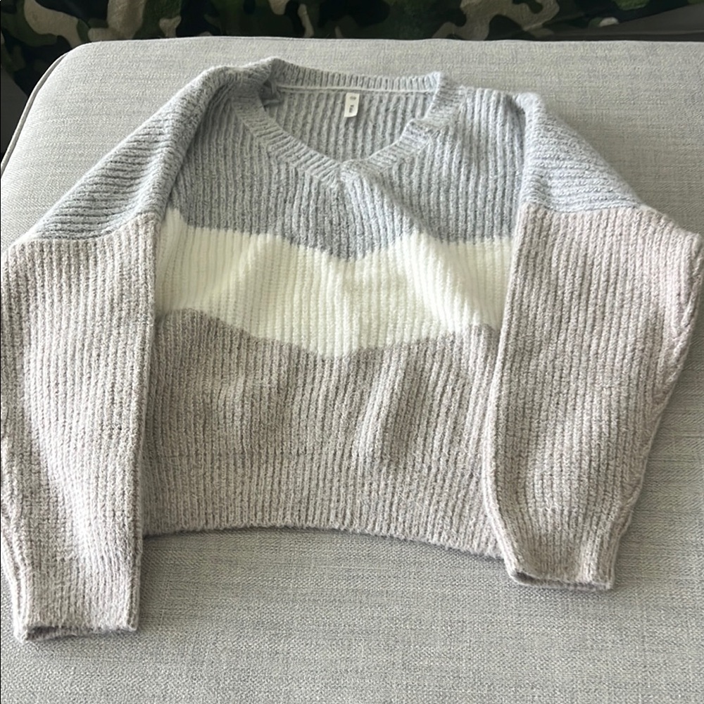 Wishlist Gray and Cream V-Neck Sweater